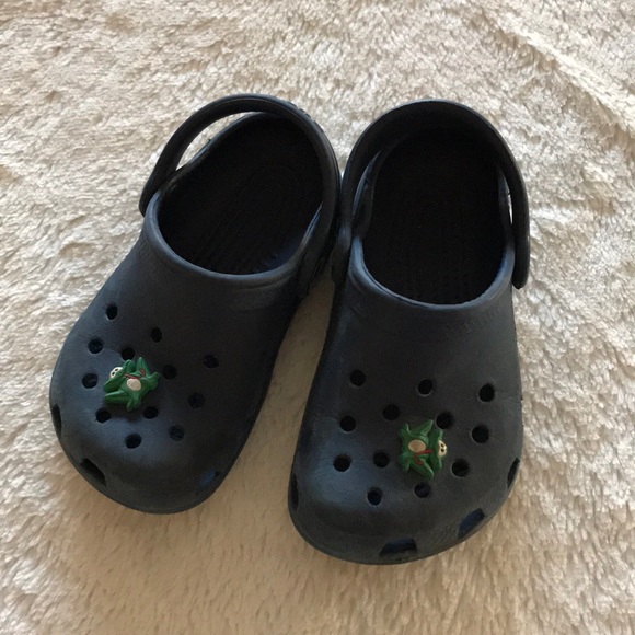 frog crocs